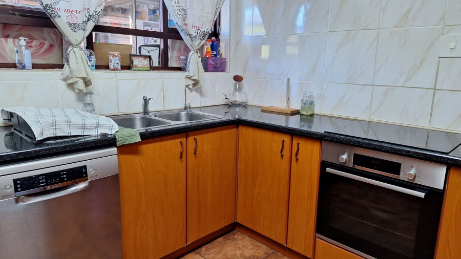 4 Bedroom Property for Sale in Denneoord Western Cape